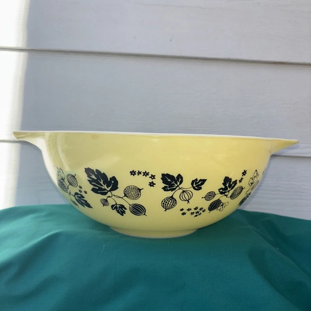 Pyrex Bowl Gooseberry Black on Yellow 4 Qt Cinderella Large Mixing Bowl #444